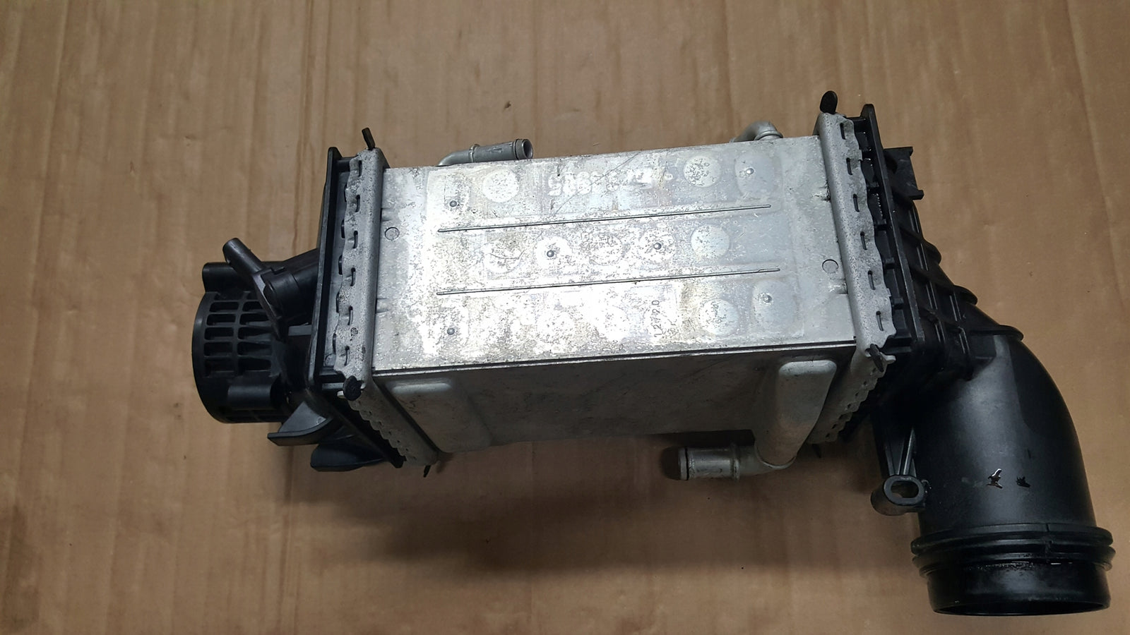 AUDI VW SEAT SKODA CHLODNICA INTERCOOLER WODNY 04E145785E