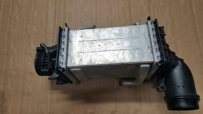 AUDI VW SEAT SKODA CHLODNICA INTERCOOLER WODNY 04E145785E
