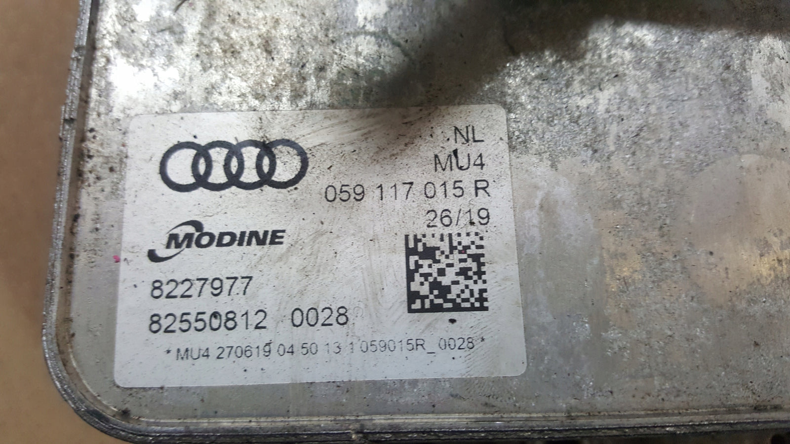 Chłodnica oleju AUDI 3.0 TDI 059117015R demontaż