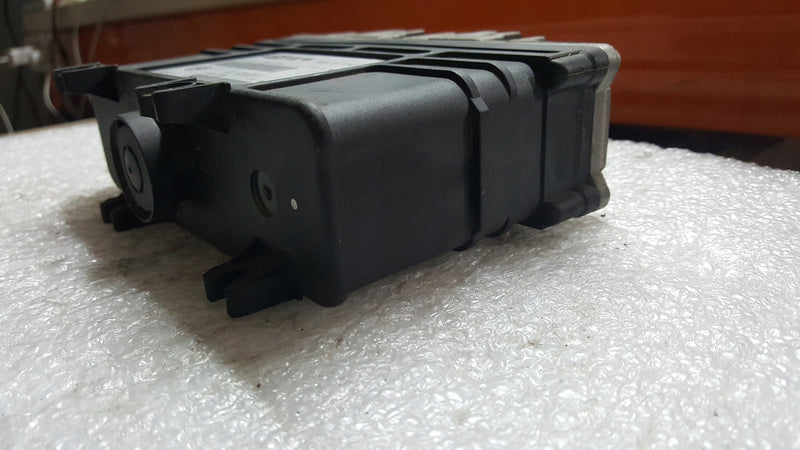 Komputer sterownik silnika VW 032906030N demontaż