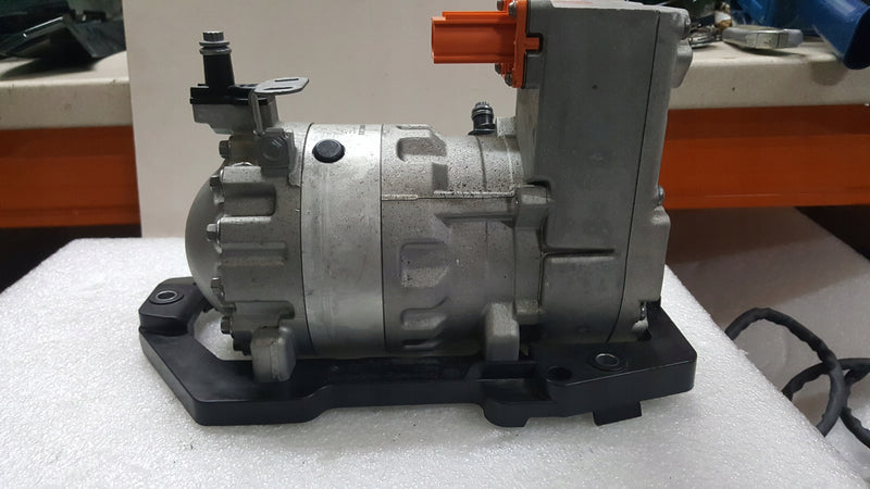 Kompresor klimatyzacji VW AUDI SEAT SKODA 1EA820808B 1EA816551E demontaż