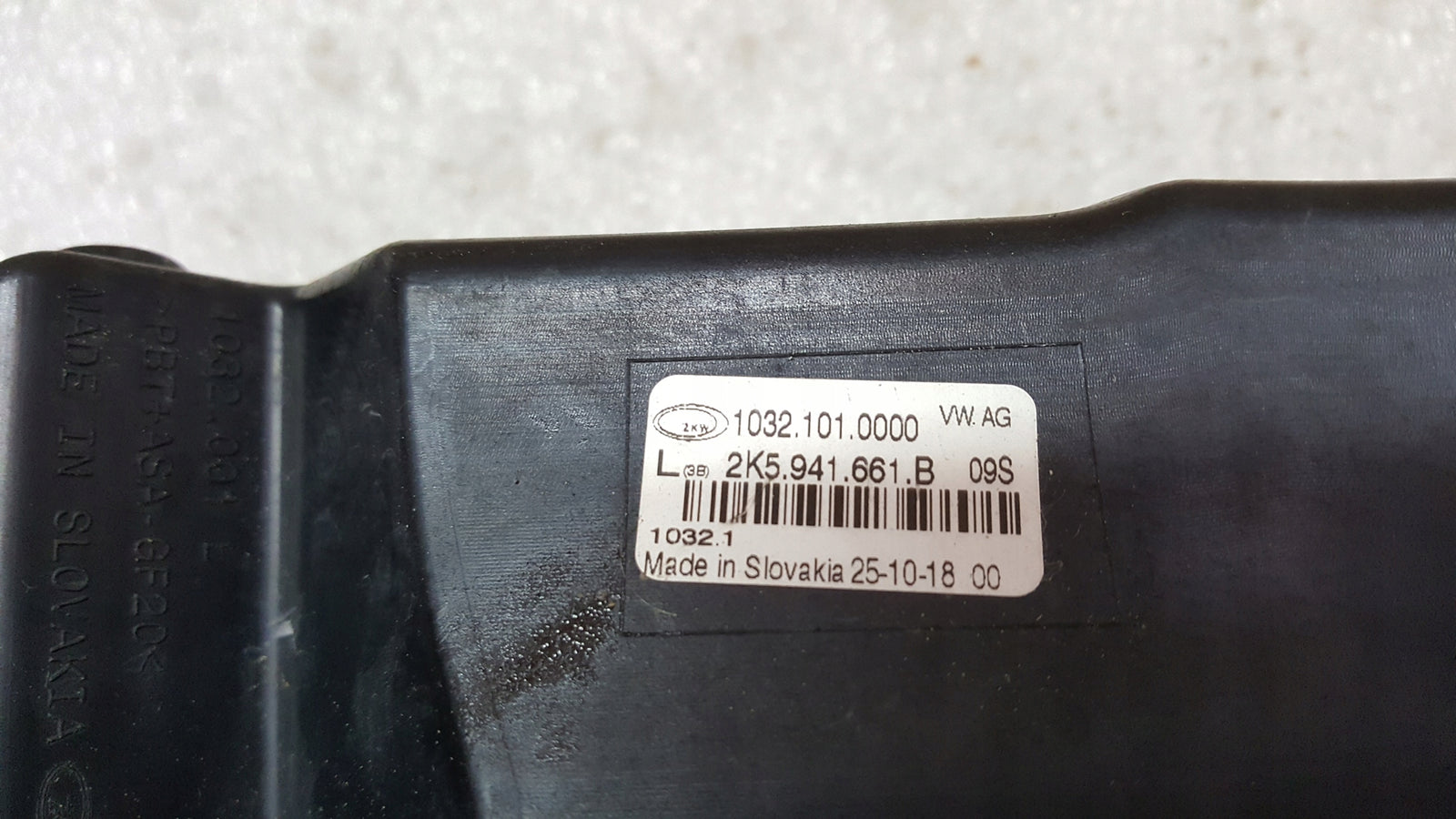 Lewy halogen VW CADDY 2K5941661B demontaż oryginał