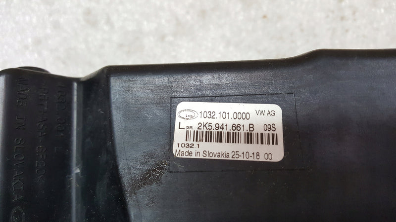 Lewy halogen VW CADDY 2K5941661B demontaż oryginał