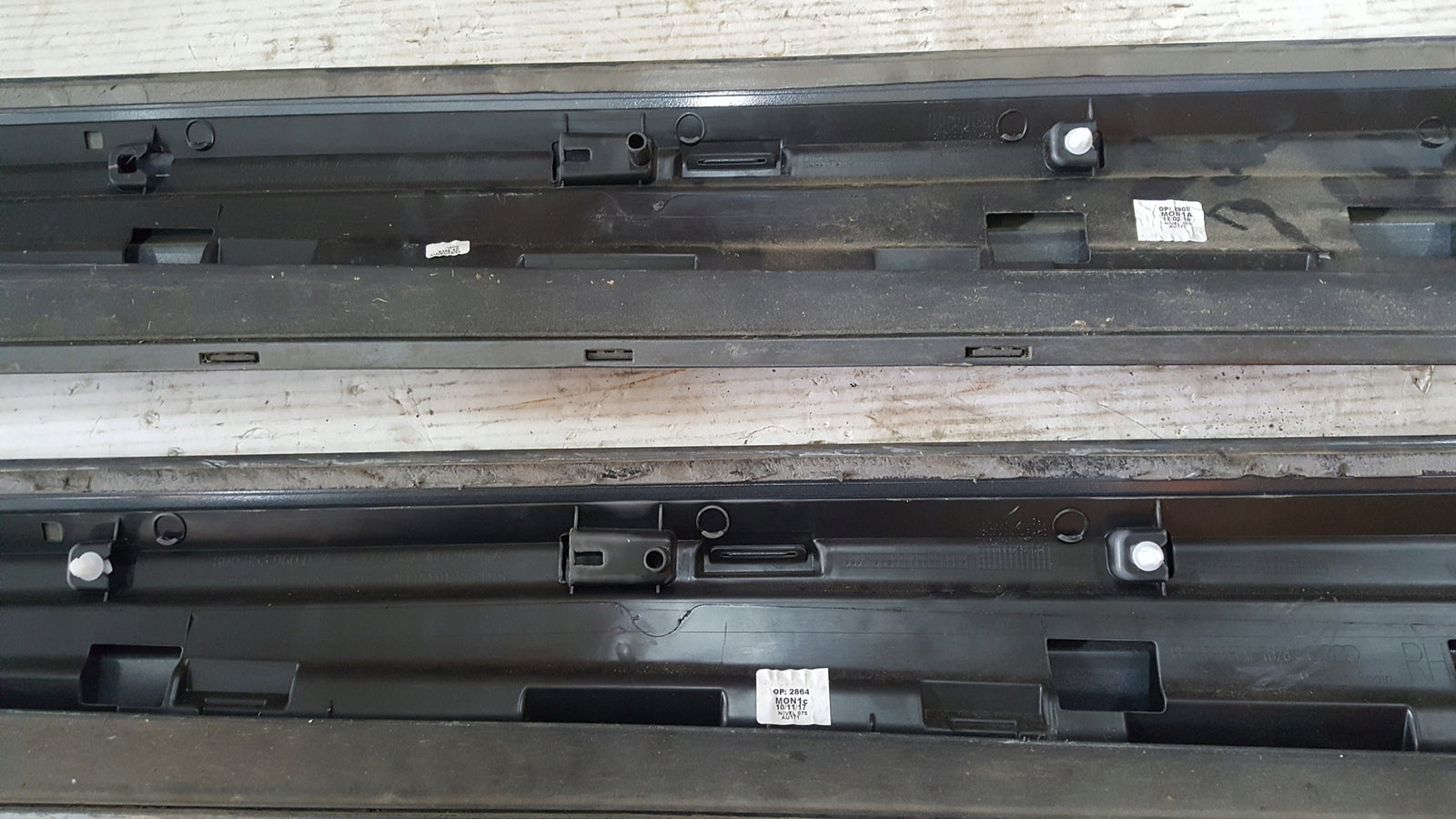Listwa drzwi prawy przód AUDI Q3 8U0853960D