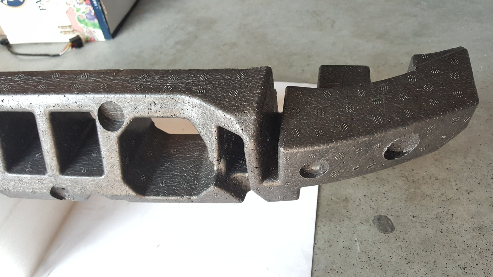 NOWY ORYGINALNY absorber zderzaka przedniego VW PASSAT B8 lift 3G0807251D