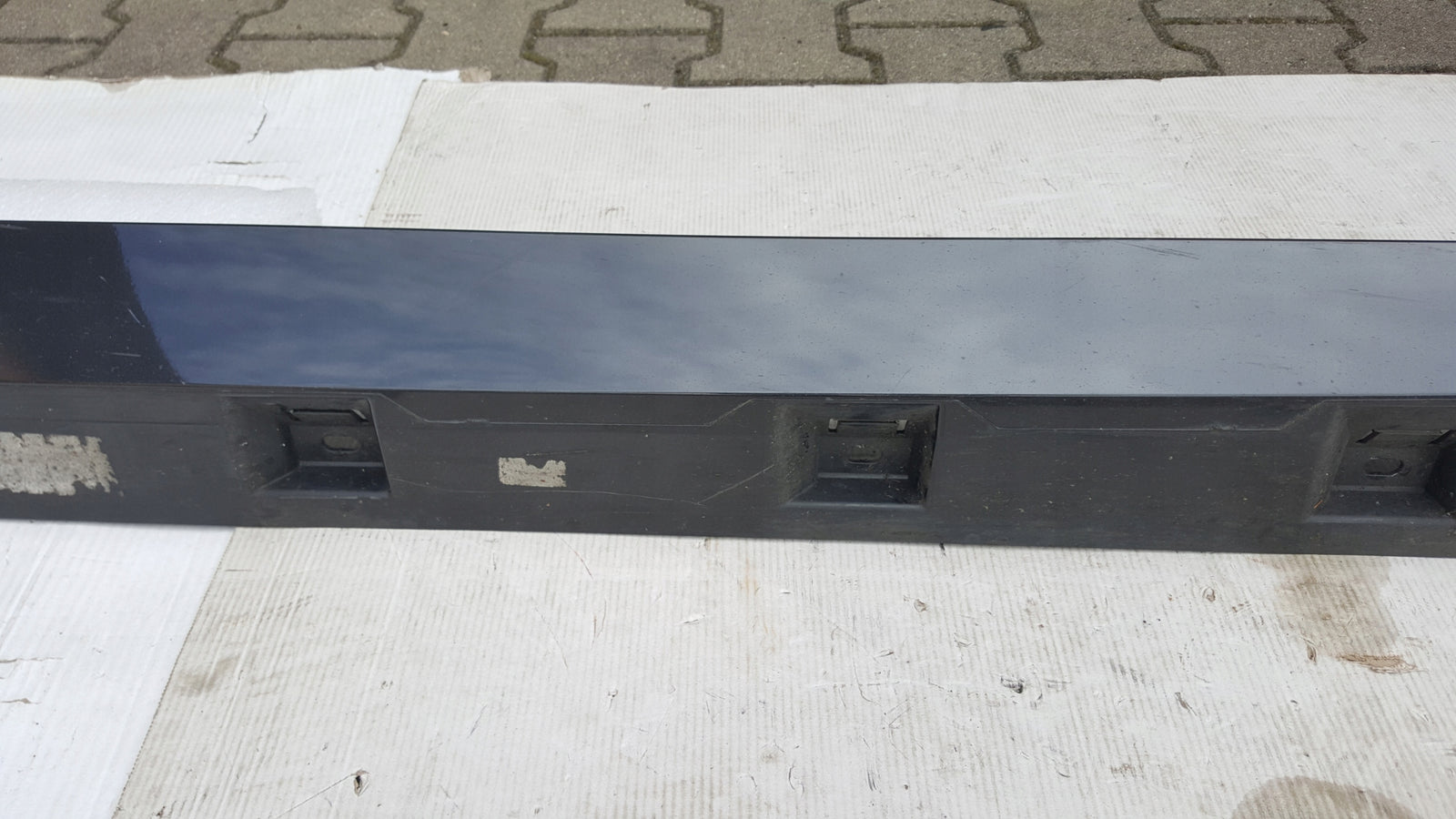 Listwa progowa prawa strona VW PASSAT B8 3G0853858F demontaż
