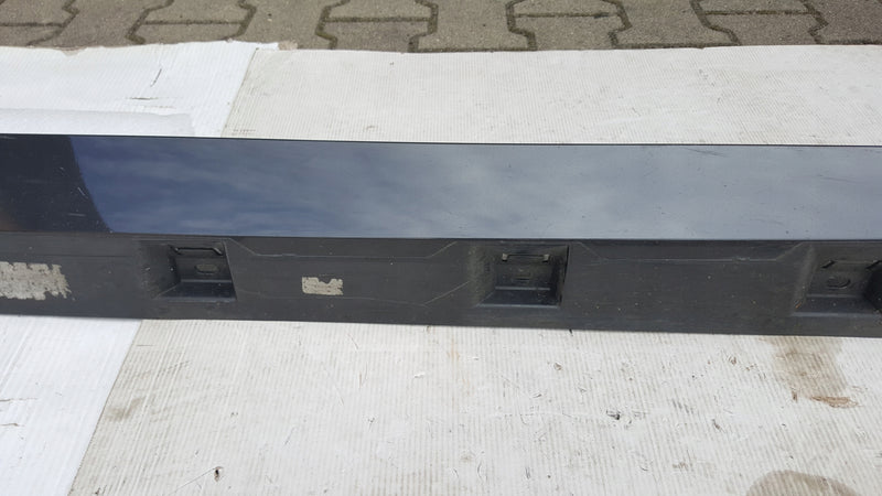 Listwa progowa prawa strona VW PASSAT B8 3G0853858F demontaż