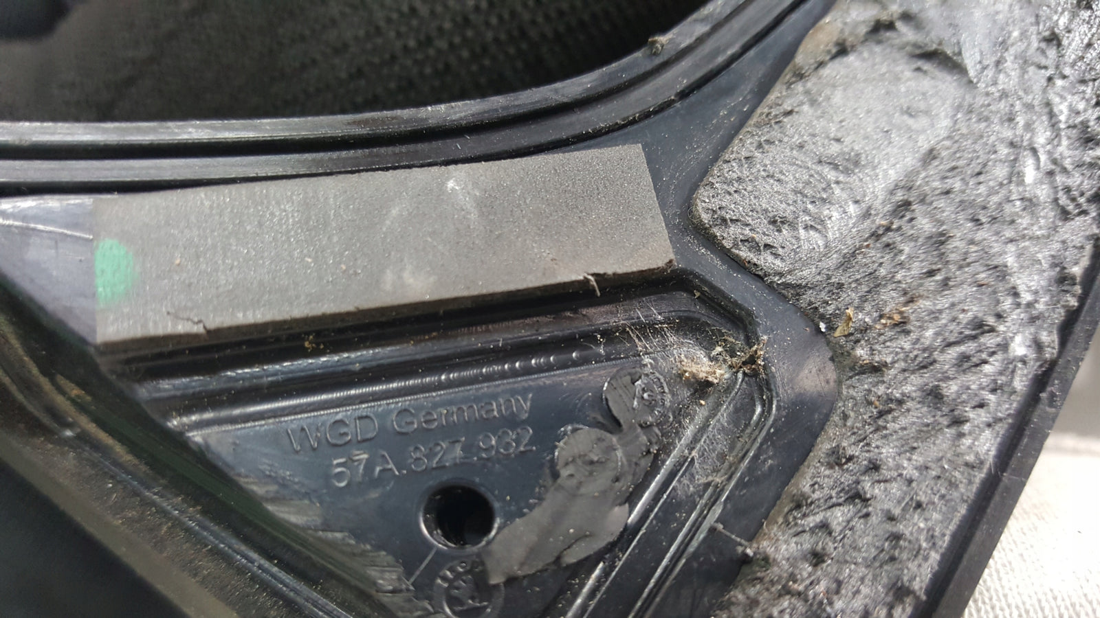 Listwy klapy bagażnika lewa + prawa strona SKODA KAROQ 57A827931 57A827932