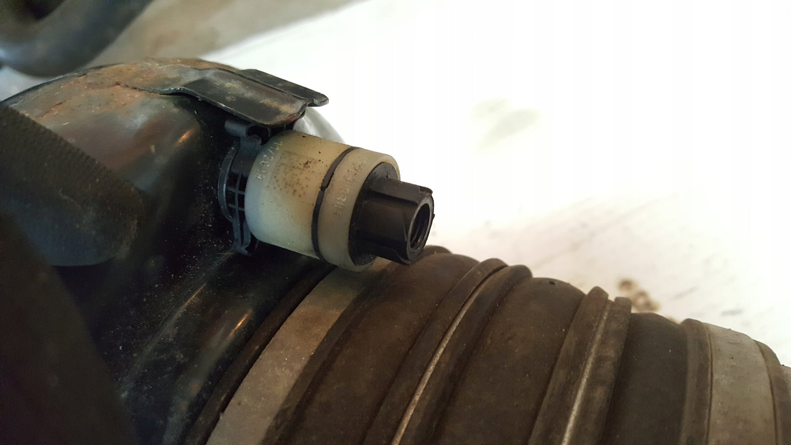 Amortyzator przód AUDI Q5 80A616039G demontaż