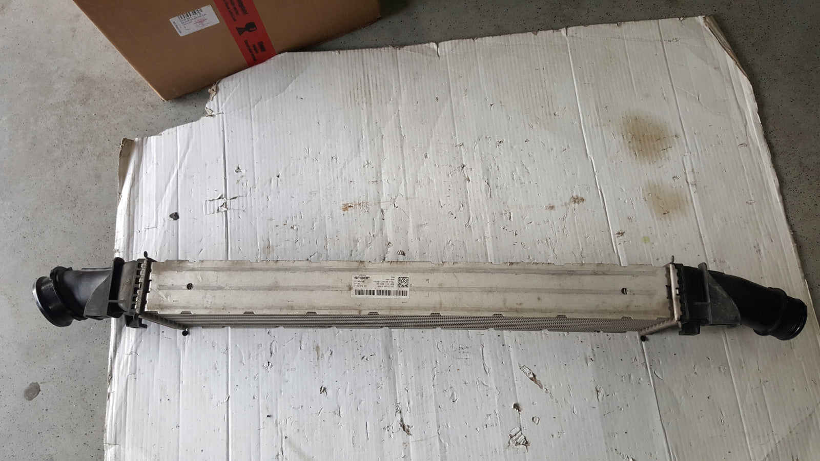 Chłodnica intercooler AUDI A4 (B9) A5 A6 (C8) A7 Q5 8W0145805AD demontaż