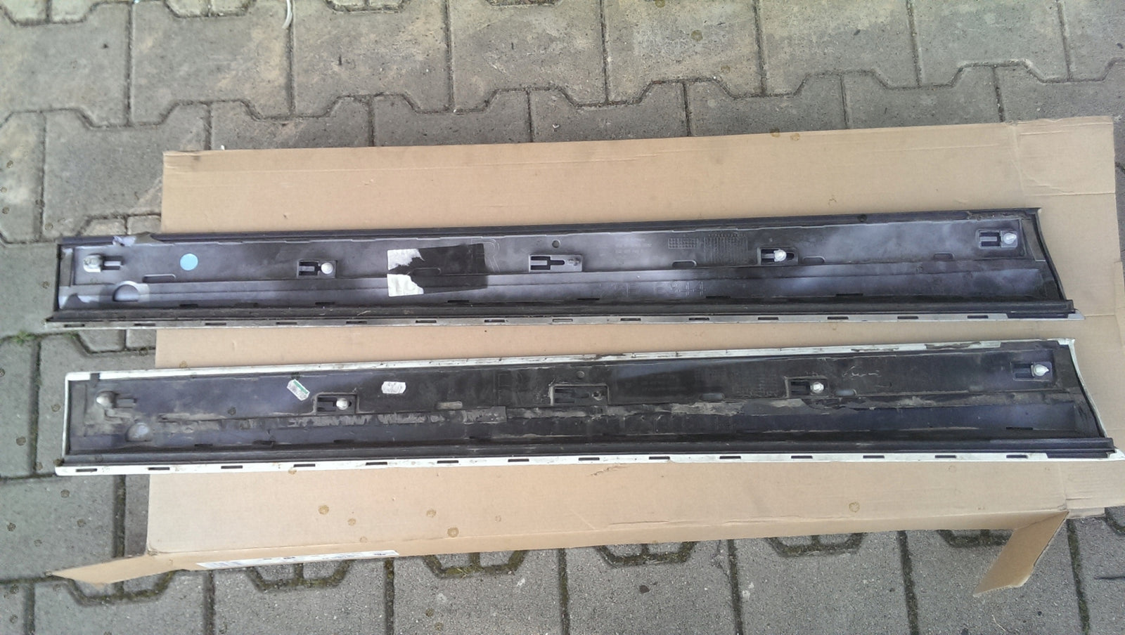 Listwa drzwi prawy przód AUDI Q5 8R0853960B