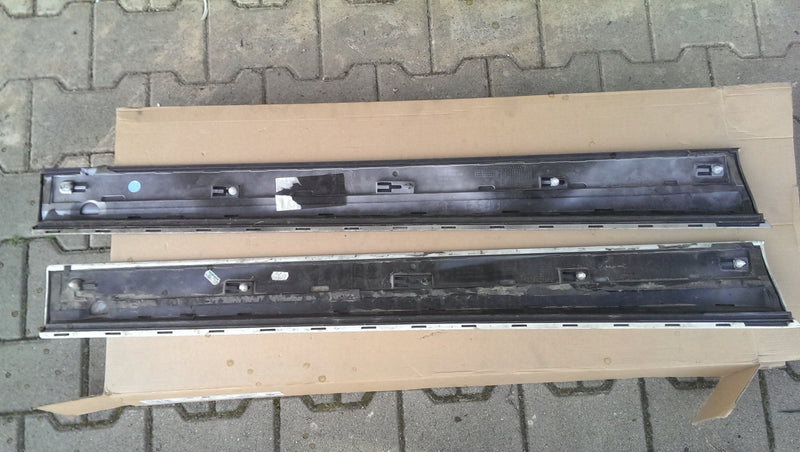 Listwa drzwi prawy przód AUDI Q5 8R0853960B