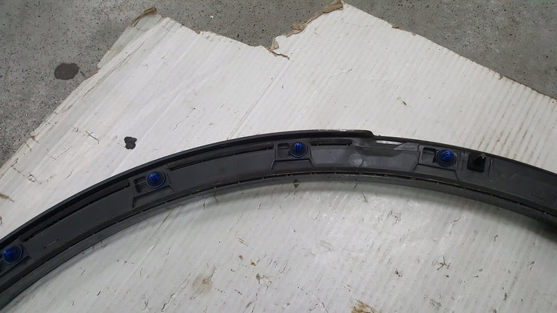 Listwa błotnika prawy tył AUDI Q5 80A853818B demontaż