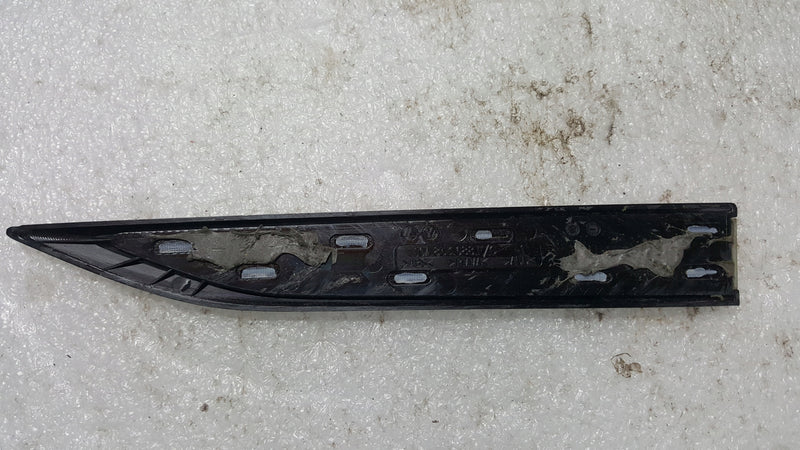 Emblemat napis PRO na błotnik prawy przód- VW ID.3 10A853688F demontaż