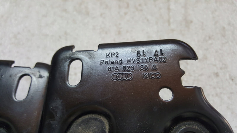 Lewy + prawy rygiel maski AUDI Q3 RSQ3 A3 Q2 81A823185A 81A823186A demontaż