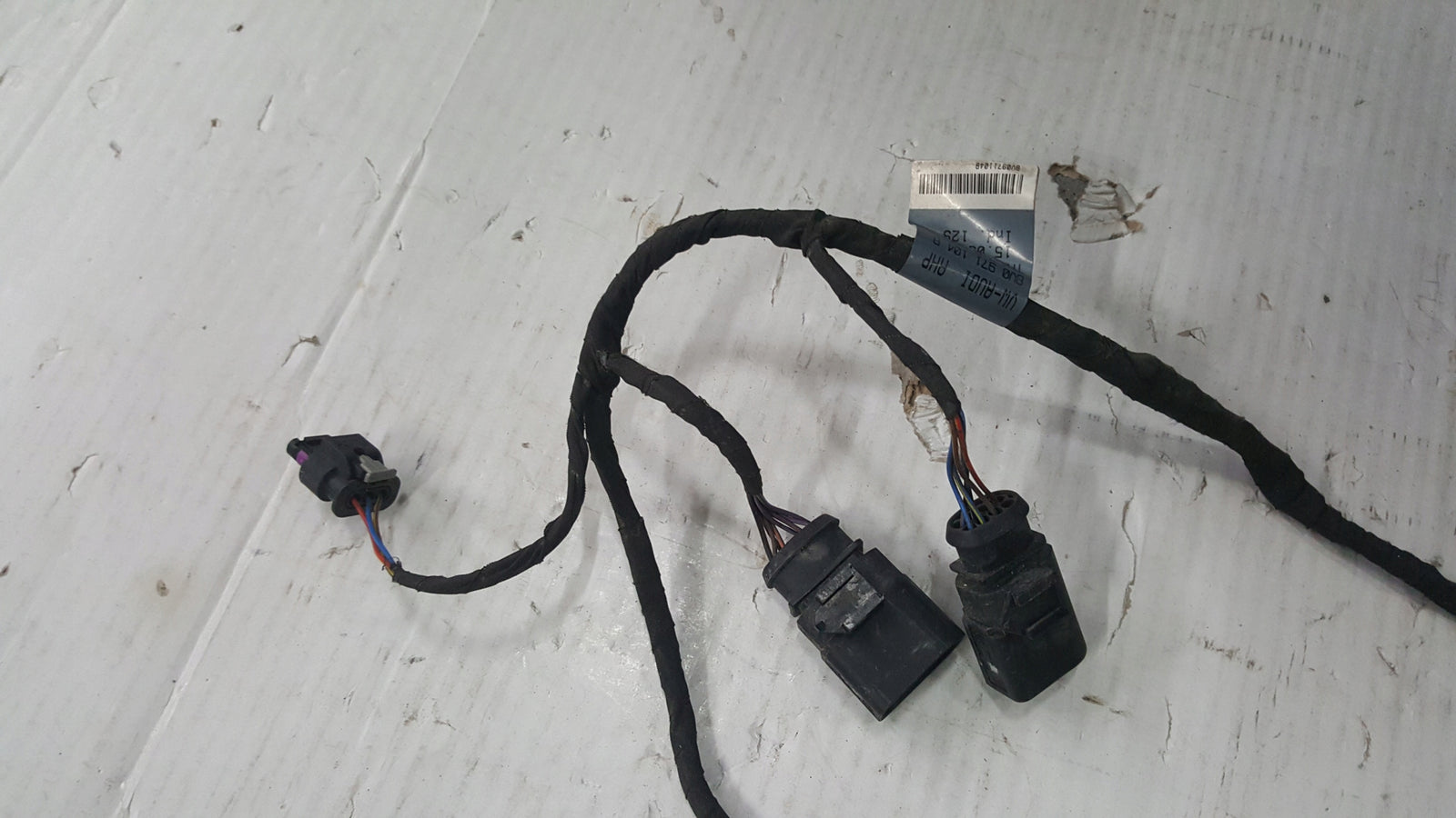 Wiązka czujników PDC zderzaka tylnego AUDI A3 8V0971104B demontaż