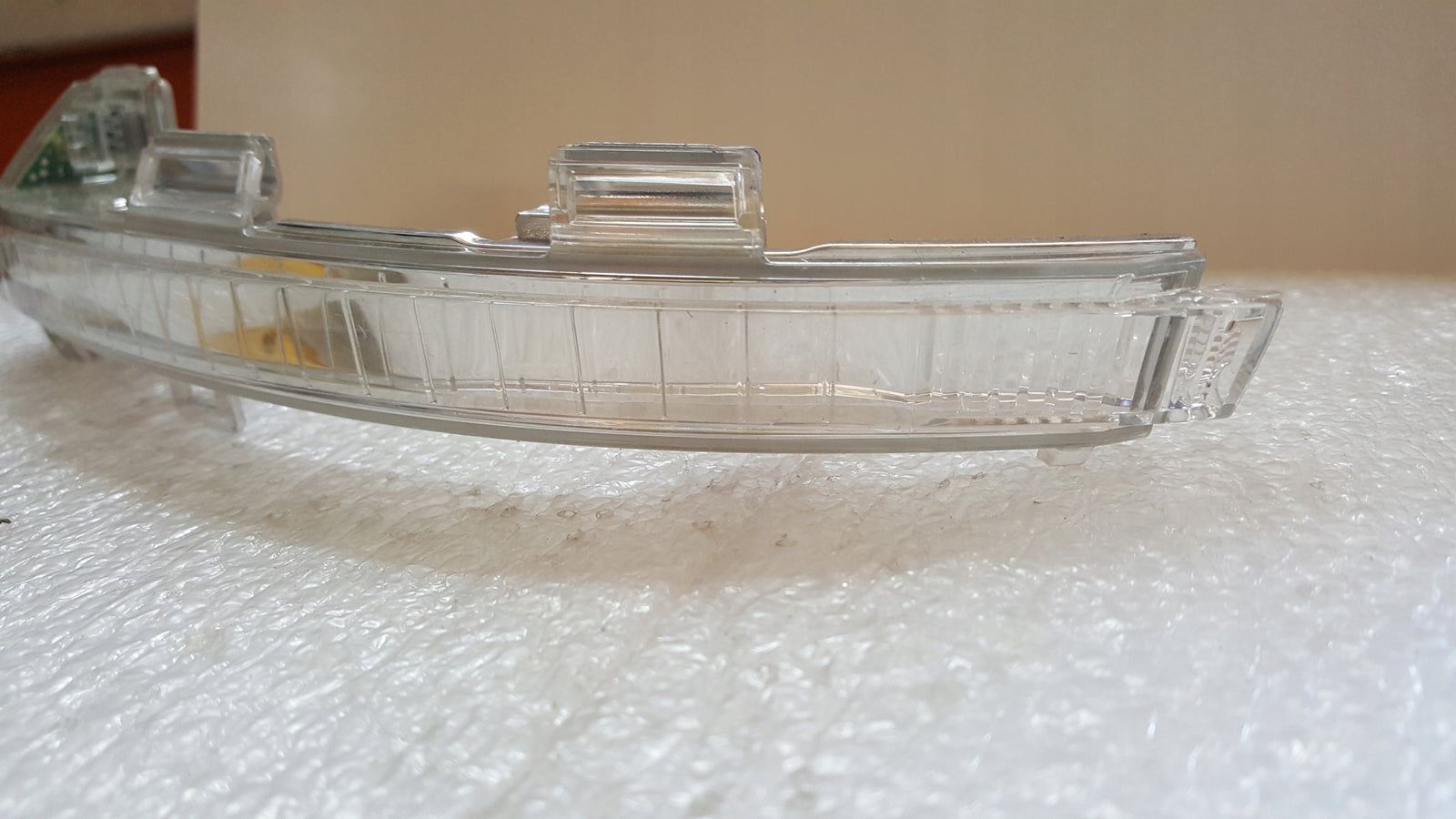 Lewy kierunkowskaz lusterka VW 3G0949101 demontaż