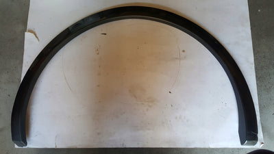 Listwa błotnika prawy tył AUDI Q5 80A853818A demontaż