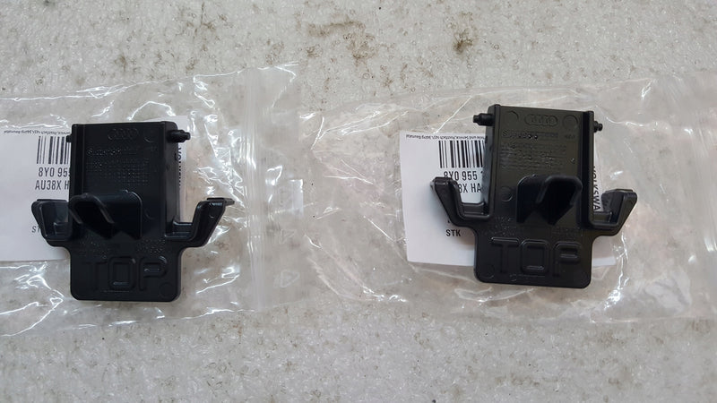 NOWE ORYGINALNE mocowania zaślepki spryskiwaczy lamp AUDI A3 8Y0955159