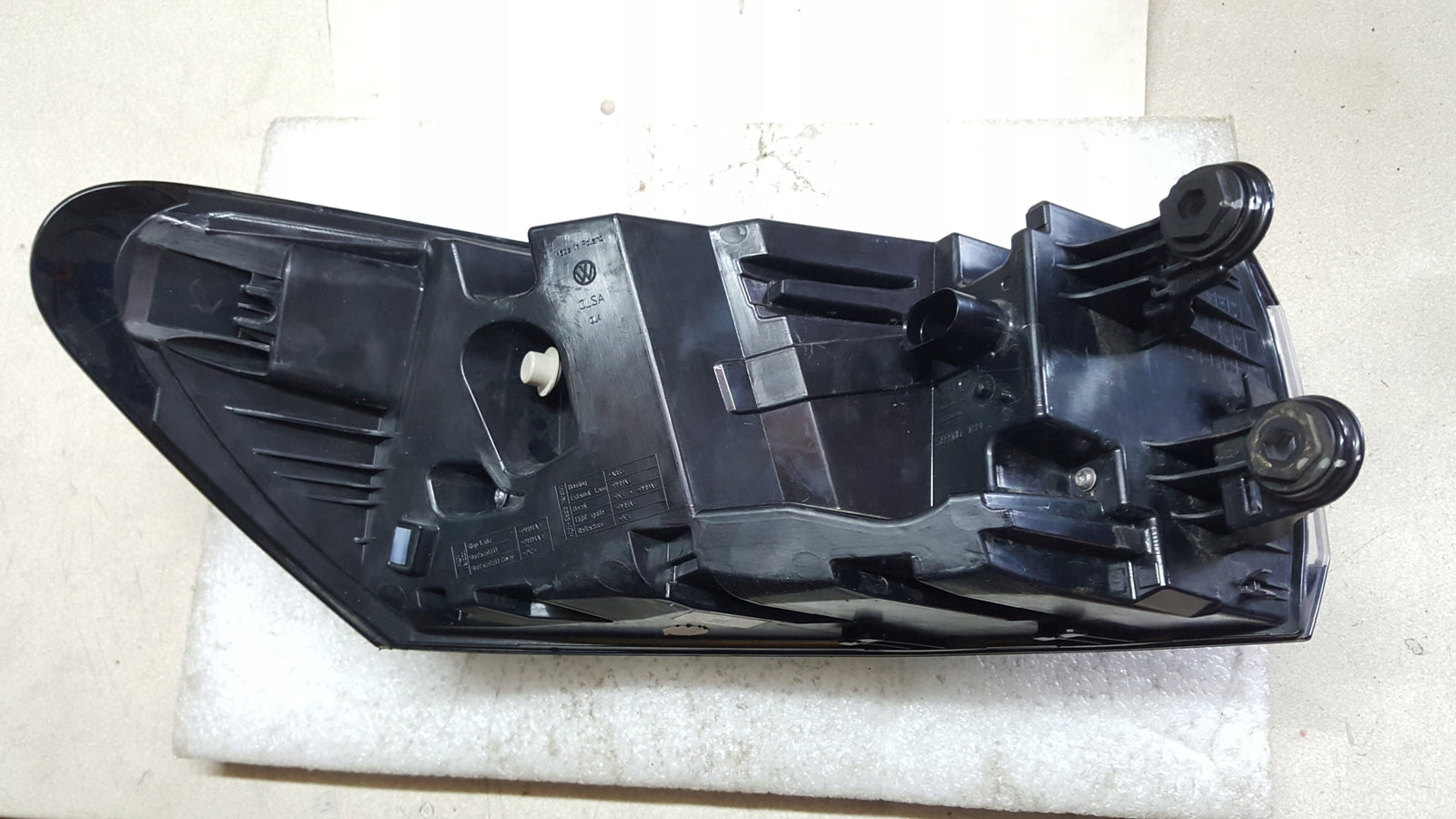 LAMPA PRAWA TYŁ TYLNA VW ID.4 11A945208A