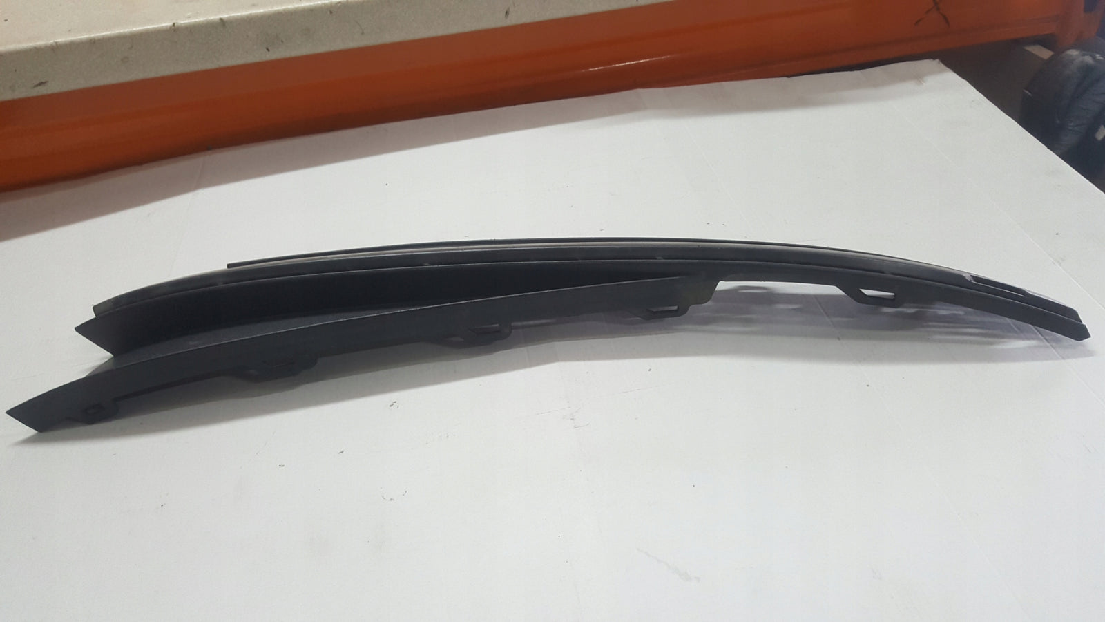 Kratka listwa zderzaka prawy przód VW ARTEON lift 3G8853666D demontaż