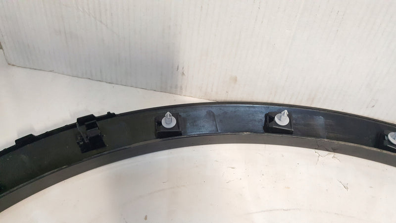 Listwa błotnika prawy przód VW TIGUAN III 571853718A demontaż