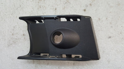 Zaślepka kratki uchwyt czujnika lewy przód SEAT LEON 5FA807925A demontaż