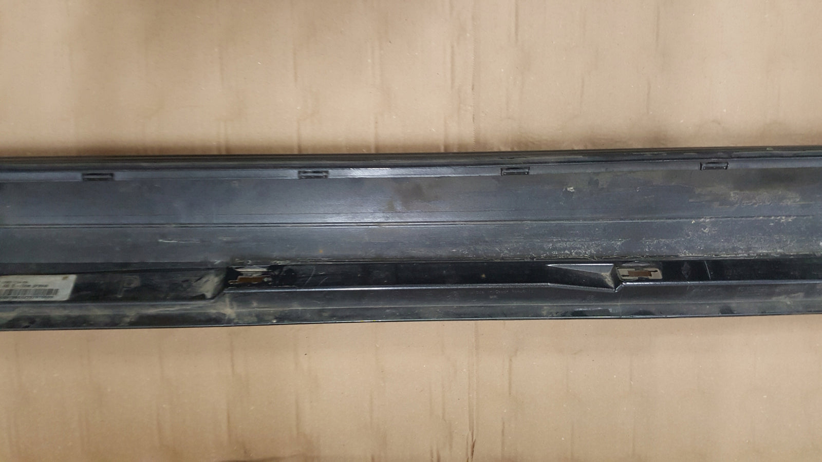 Listwa progowa prawa strona AUDI A6 (C8) S-LINE 4K0853856A demontaż