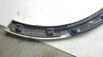 Listwa błotnika prawy tył AUDI Q3 83A853818B demontaż