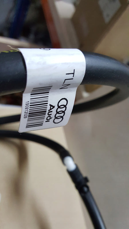 NOWY ORYGINALNY przewód spryskiwaczy reflektorów AUDI A8 (D4) 4H0955667