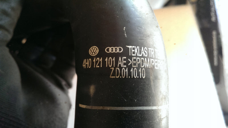 Przewód rura wody Audi A8 S8 D4 4H0121101AE NOWA