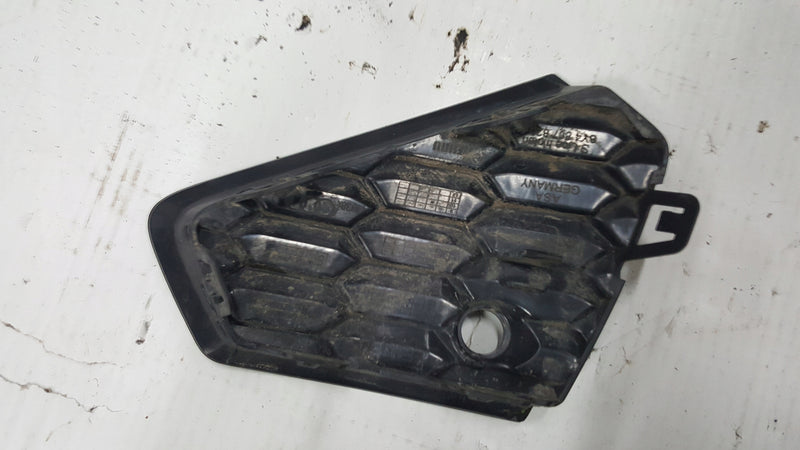 Kratka zderzaka prawy tył AUDI A3 8Y4807820A