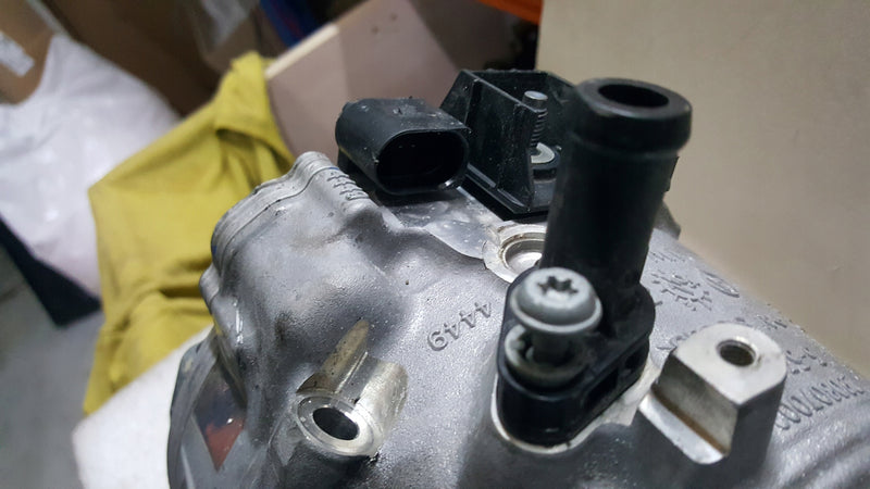 Alternator AUDI 4N0903028M demontaż oryginał