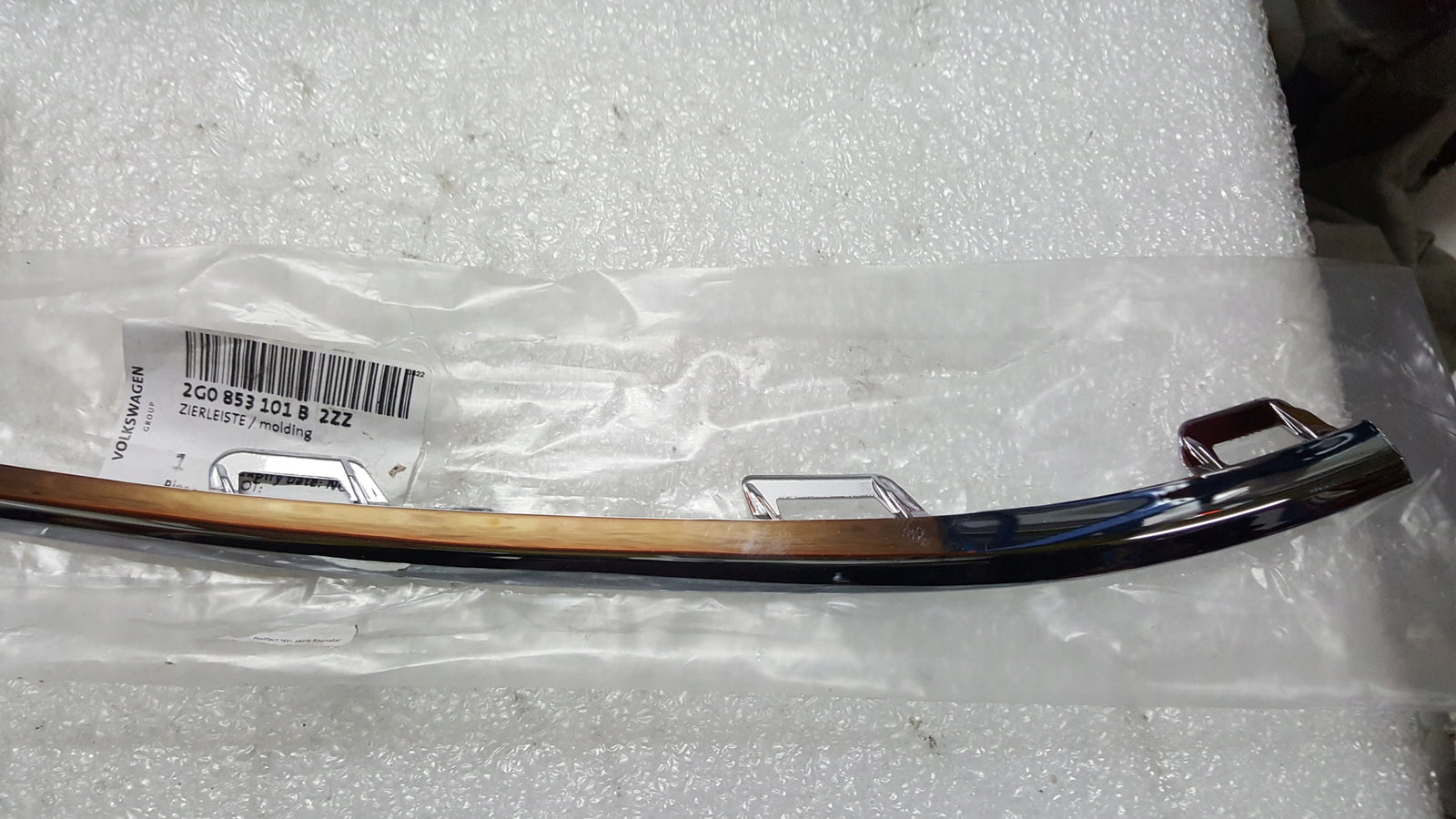 Listwy chromowe P+L przód VW POLO 2G0853101A/101B