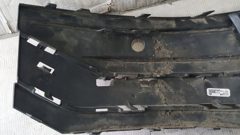 Kratka zderzaka tylnego lewa strona AUDI Q5 80F807319 demontaż