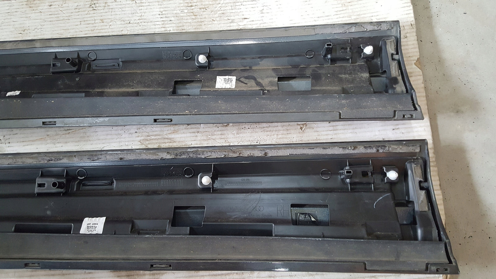 Listwa drzwi prawy przód AUDI Q3 8U0853960D