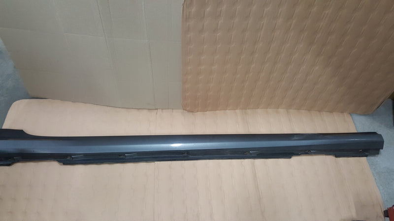 Listwa progowa prawa strona AUDI A6 (C8) S-LINE 4K0853856A demontaż