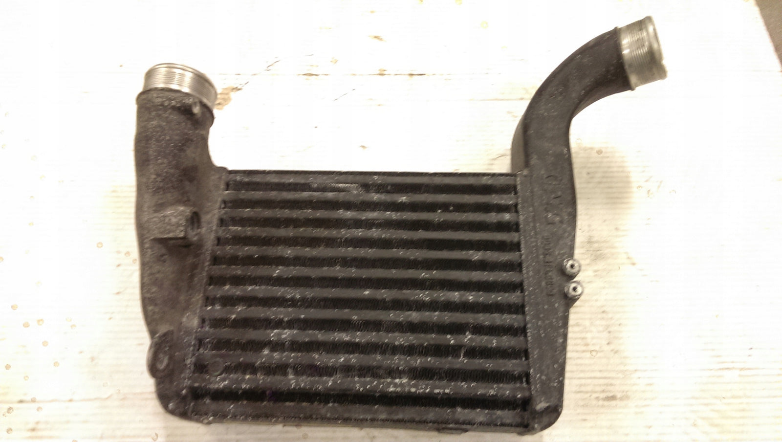 Chłodnica intercooler prawy AUDI RS6 C6 07L145806A