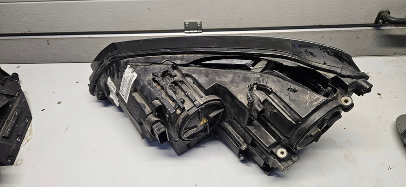 Pr xenon LED Vw Sharan 7N1941034D 2022r