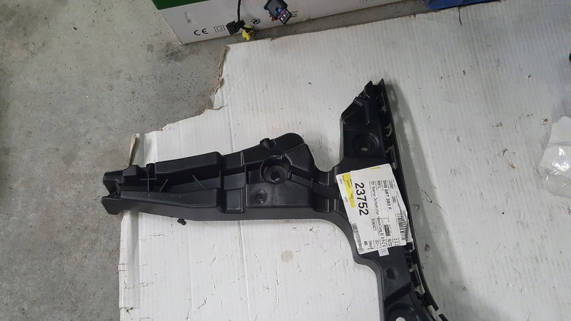NOWE ślizgi zderzaka lewy + prawy tył VW GOLF 8 kombi 5H9807393F 5H9807394F
