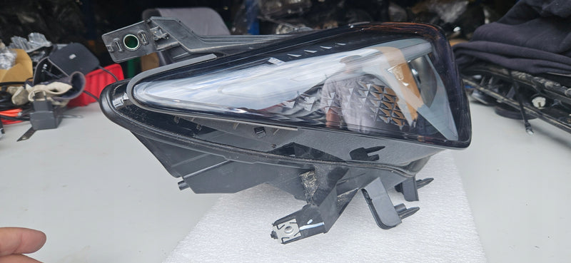 Pr reflektor FUL LED Cupra Born 10F941008H 2023r