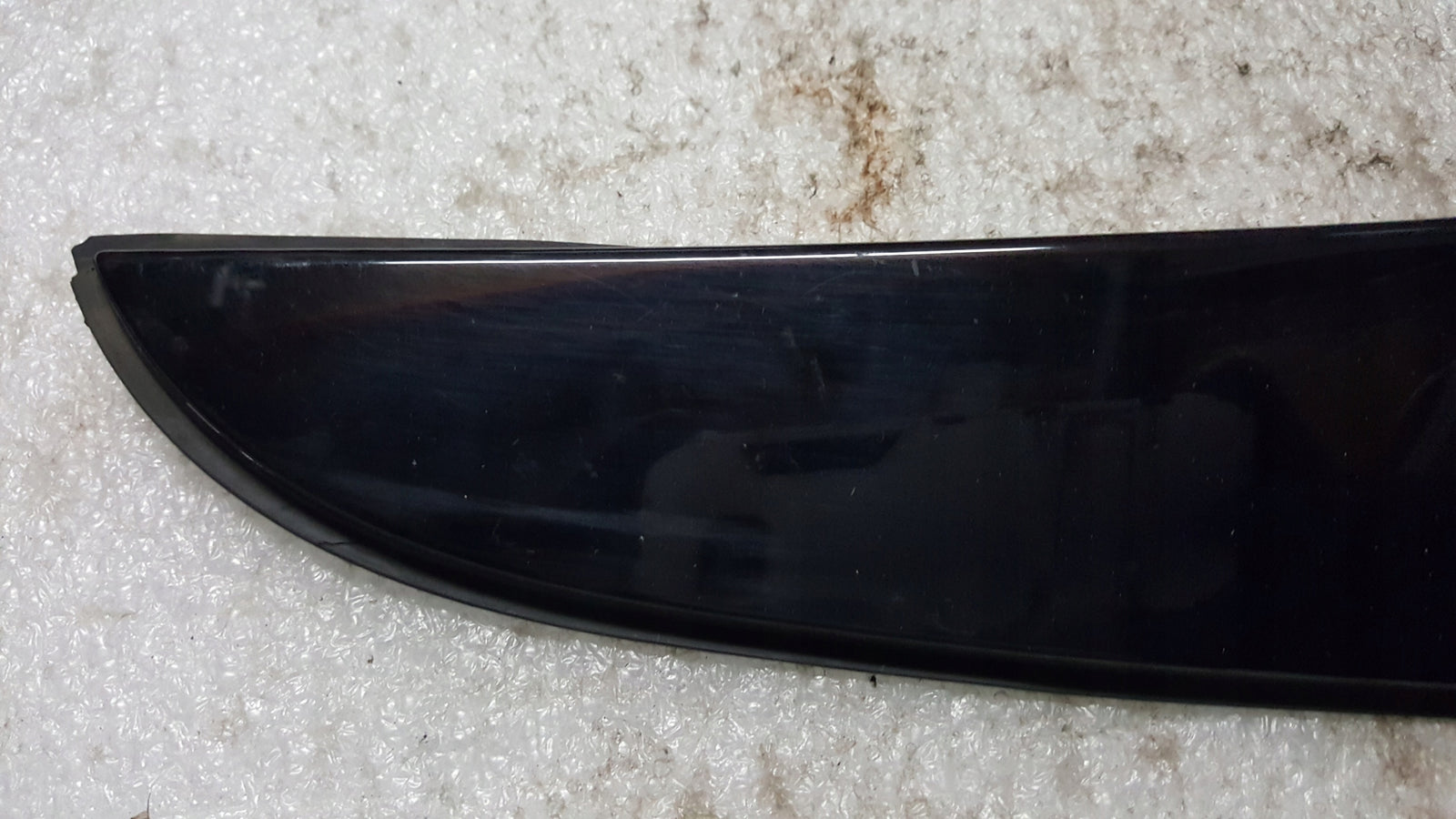 Listwy klapy bagażnika lewa+prawa strona M-B W205 A2067900400 A2067900300