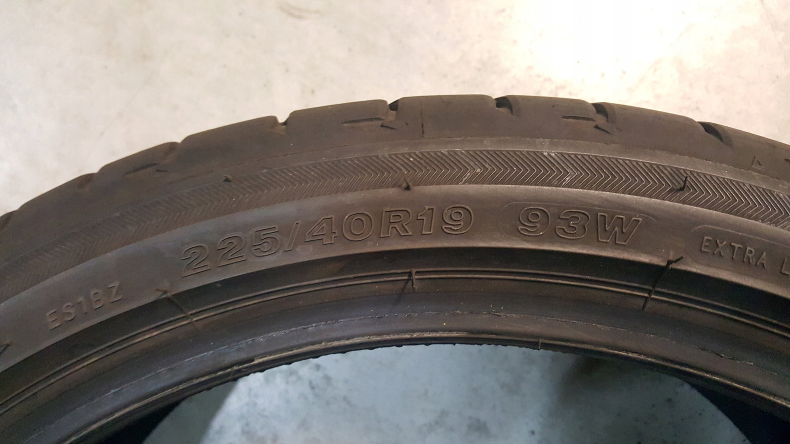 1x 225/40R19 93W XL Bridgestone Potenza Sport 7.5mm 2023r.