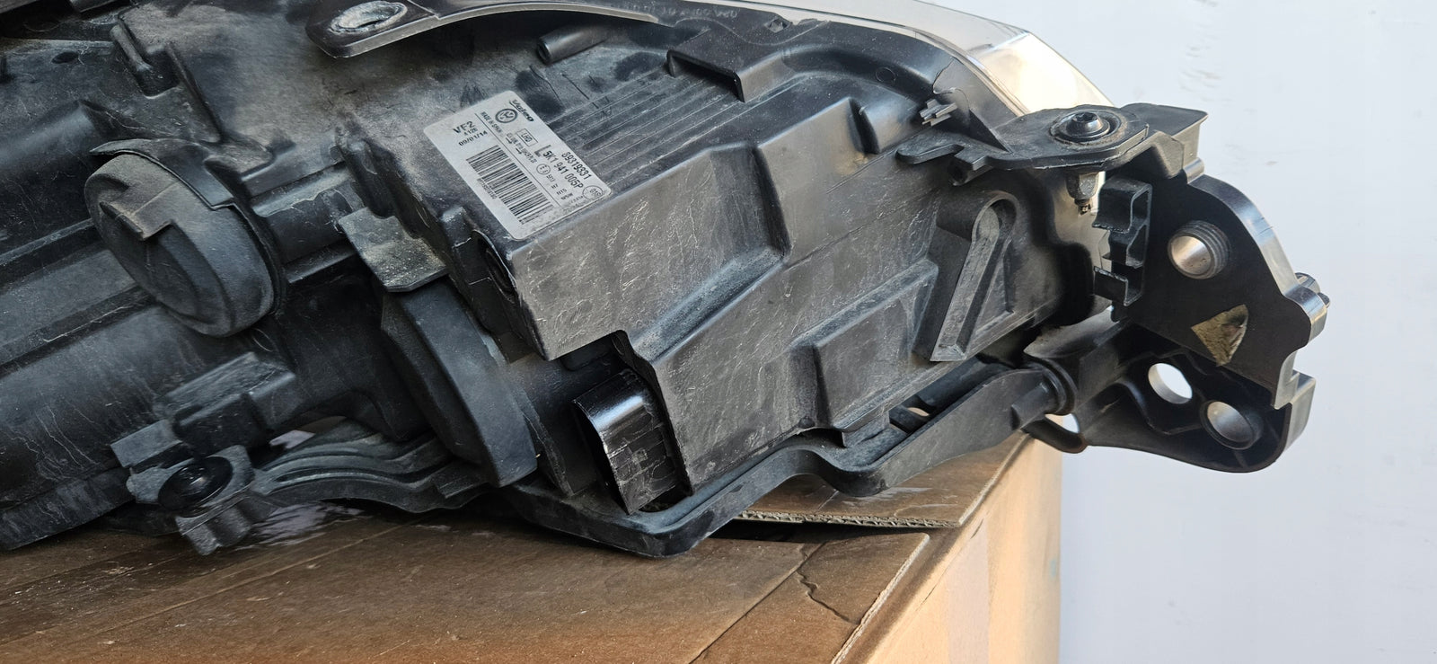 Le reflektor wraz z platformą mocującą Vw Golf 6 5K1941005P 2014r IDEAŁ