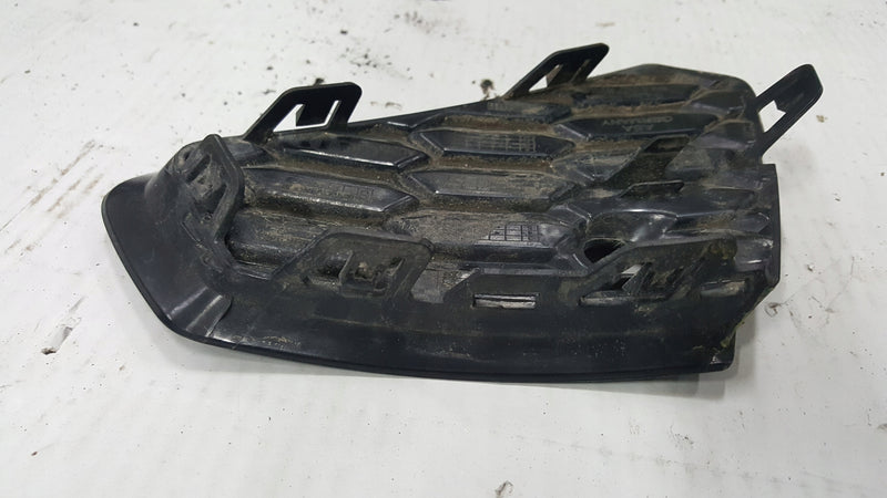 Kratka zderzaka prawy tył AUDI A3 8Y4807820A
