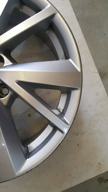 AUDI Q2 SQ2 81A FELGA 81A601025 C 7JX17 ET45