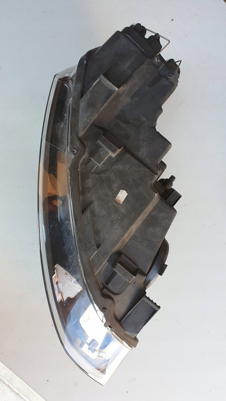 le reflektor Vw POLO 6R1941015E 2013r DEMONTAŻ