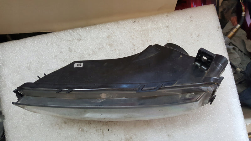 Lewy halogen VW CADDY 2K5941661B demontaż oryginał