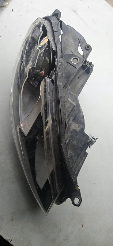 Pr xenon LED Vw Golf 6 5K1941752D 2011r