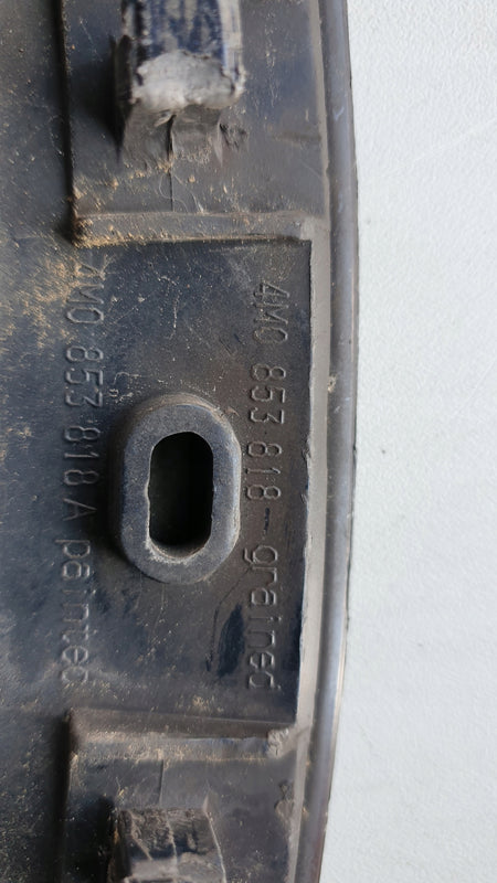 Listwa błotnika prawy tył AUDI Q7 4M0853818